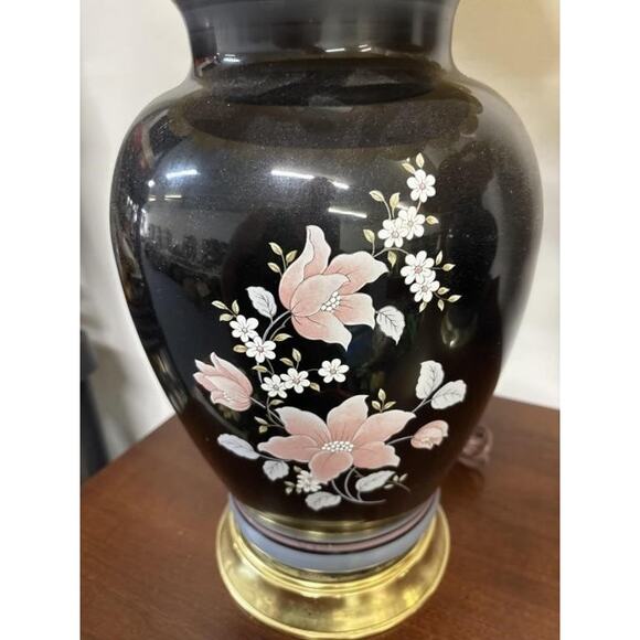 Pair of Beautiful Vintage Ceramic Table Lamps with Floral - Replace Shades - Picture 4 of 9